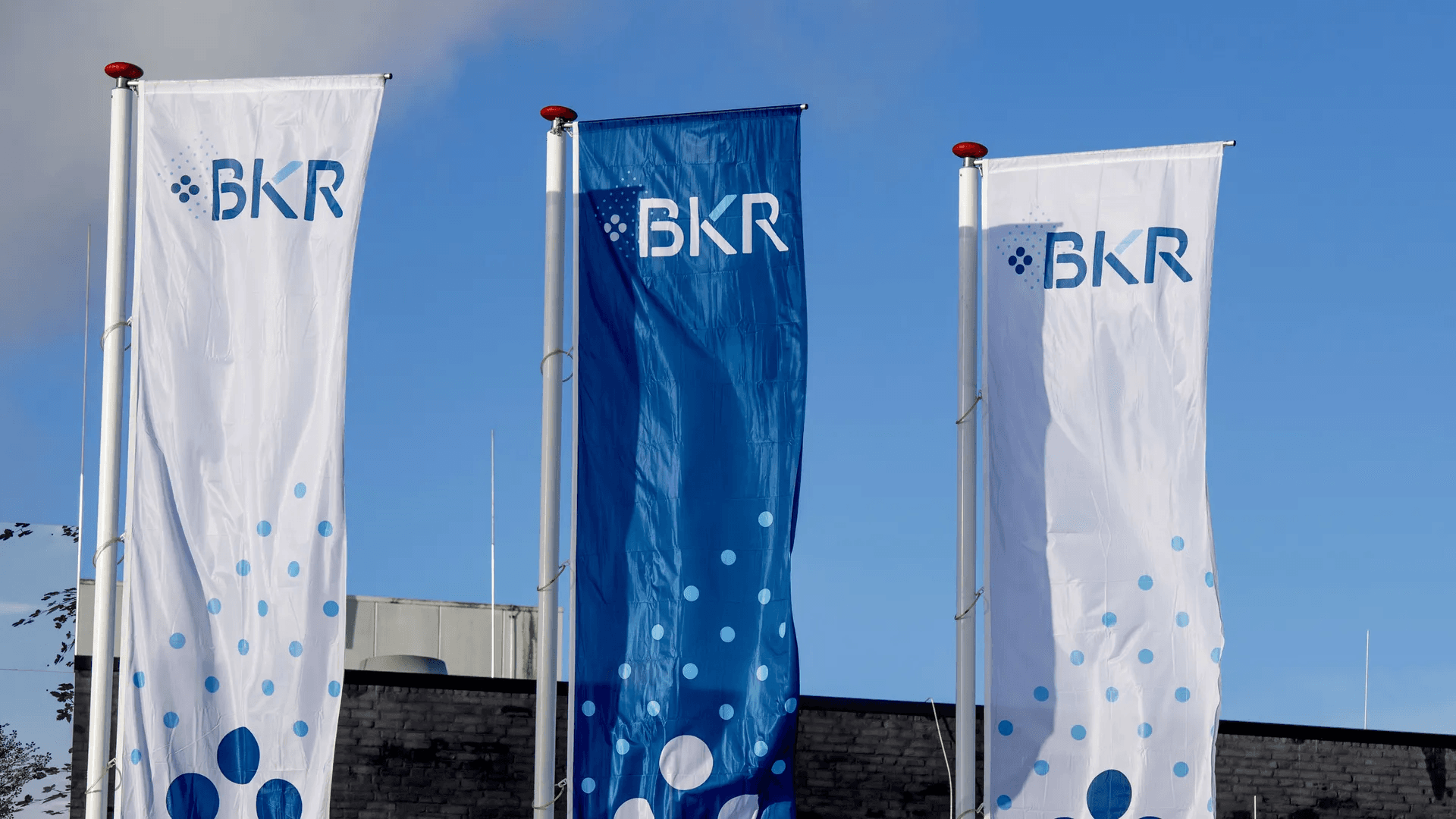 BKR-vlaggen bij het kantoor van Bureau Krediet Registratie